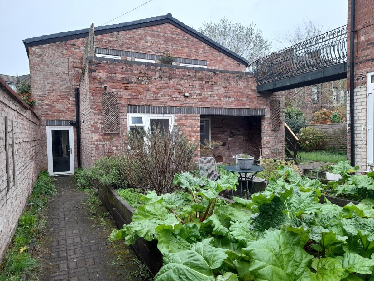 Queens One Urmston Eksteriør bilde